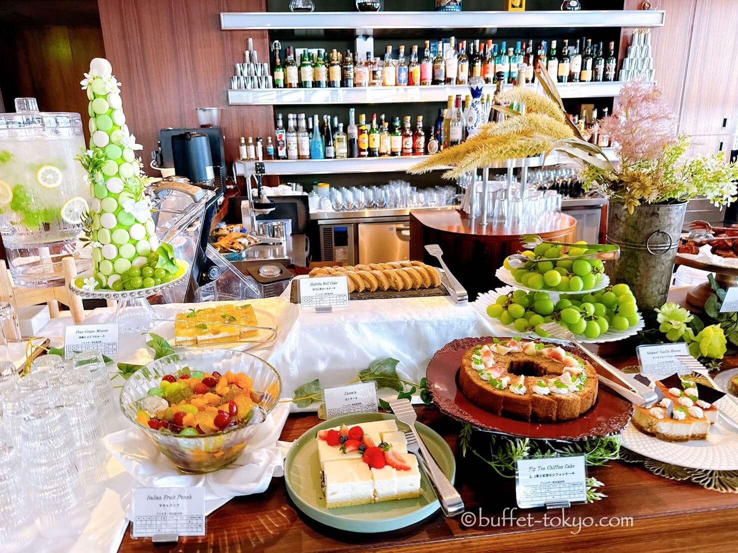 《秋ビュッフェ・ハロウィンビュッフェ東京2025》シャインマスカット食べ放題を実食！ハロウィンスイーツも