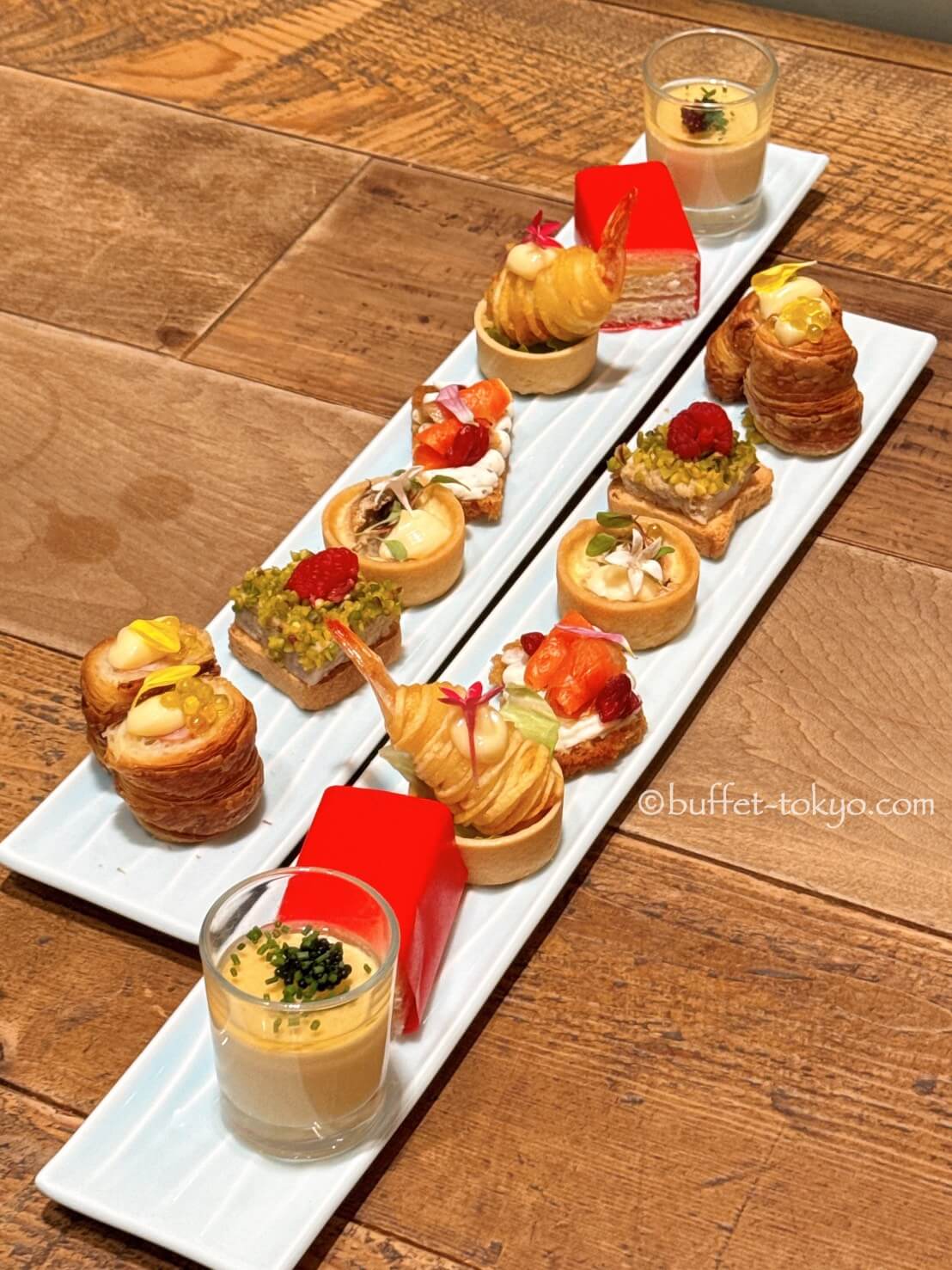 《クリスマスビュッフェ東京2025》ホテルのクリスマススイーツビュッフェ実食取材も！